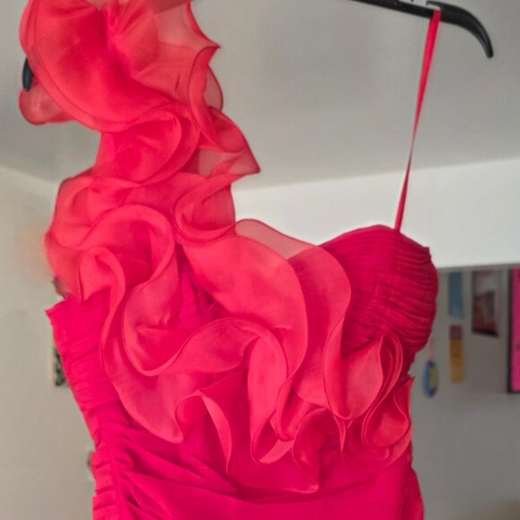 Cinderella one shoulder dress - Picture 1 of 3